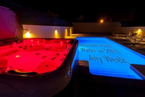 Villa Acqua-jacuzzi-heatable Pool-sauna-gym-snooker