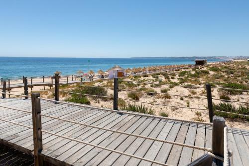 The Quest - Luxury Beach Apartment