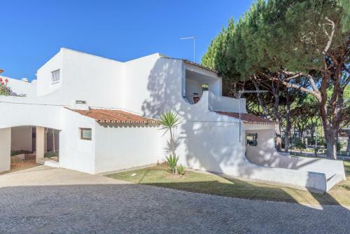 Flh Albufeira A�oteias Apartment