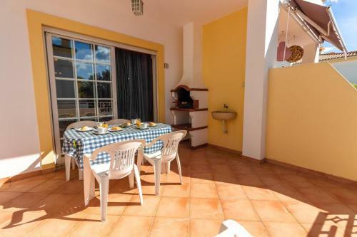 Sergio�s Place - Farm Village