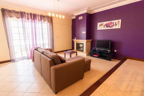 Sergio�s Place - Farm Village
