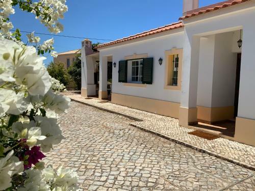 Guest House Alfarrobeiras