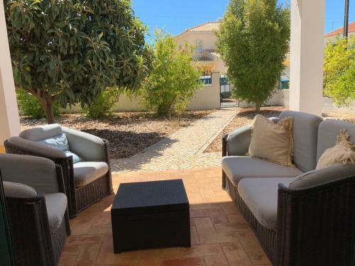 Guest House Alfarrobeiras