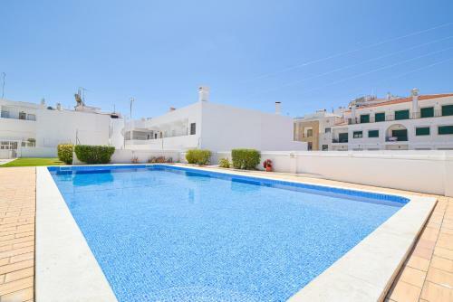 Apartamento No Centro De Albufeira Com Piscina
