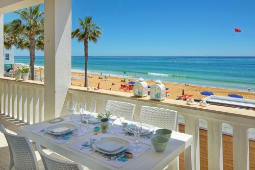 Villa Casa P� Na Areia- Unique Spot- Beach Front