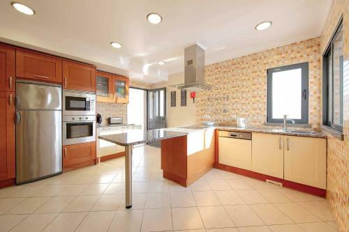 Beach Holidays - Villa Ruana - Lux