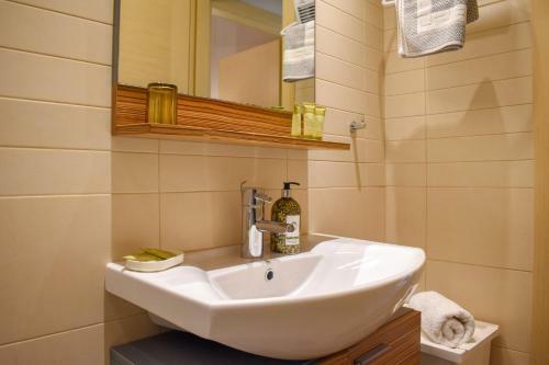 Apartamento Avia Holiday Home 2