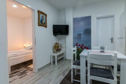 Apartment Bb