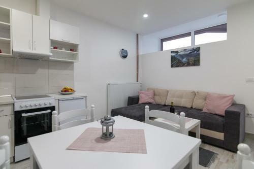 Apartment Bb