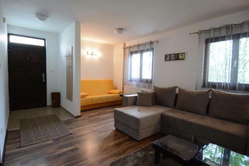 Apartmani Ogi I Ana