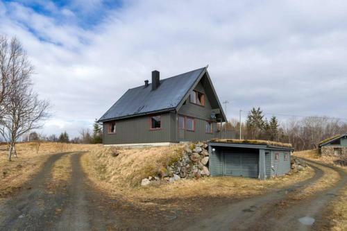 Bestefarhaugen - The Cozy House On The Hill