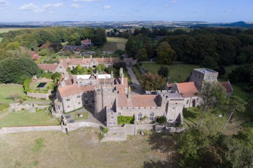 Lodge Lympne Castle Cottages