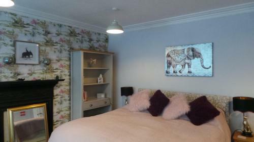 Hostal The Cherry Tree Guest House
