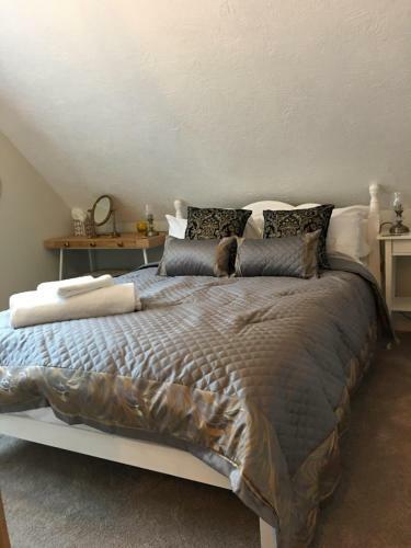 Hostal The Cherry Tree Guest House