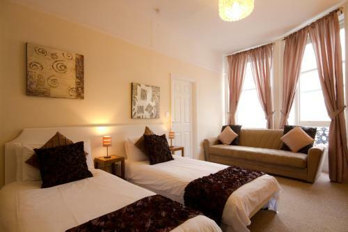 Hostal The Guesthouse East