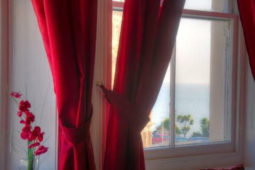 Hostal The Guesthouse East