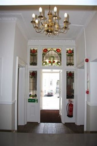 Hostal The Sheldon