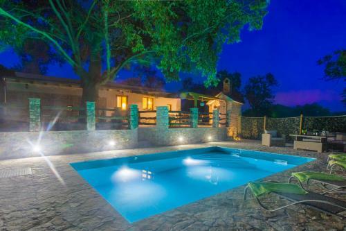 Luxury House Ivan