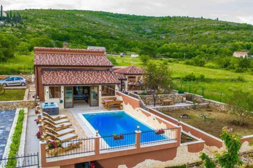 Villa With Pool,sauna, Jacuzzi Near Split,trogir
