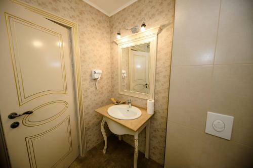 Hotel La Casa Cu Stuf