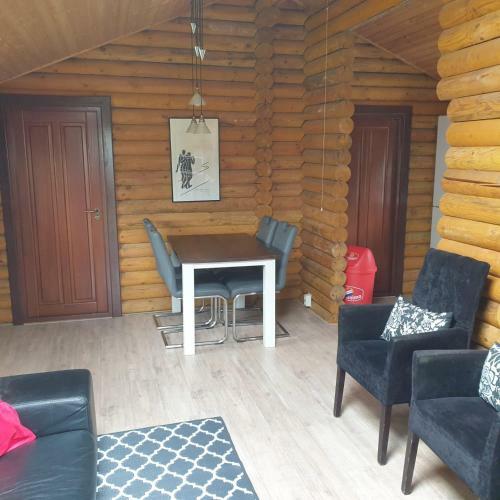 Finse Woning Op Camping De Tulpenweide