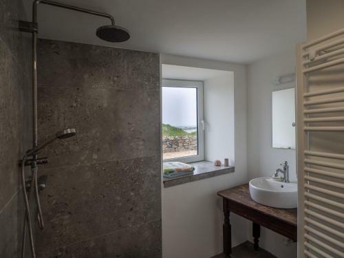 Shore Cottage, Errislannan
