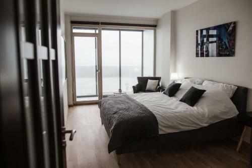 Up 34 Floor Apartments
