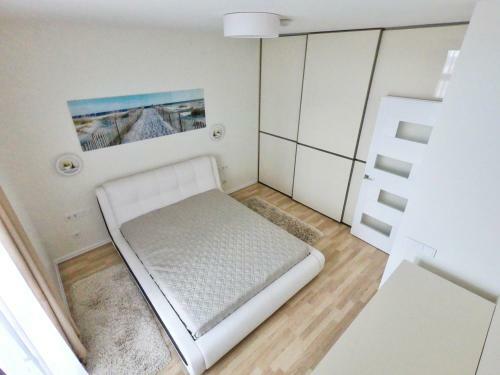 White Dune Apartment