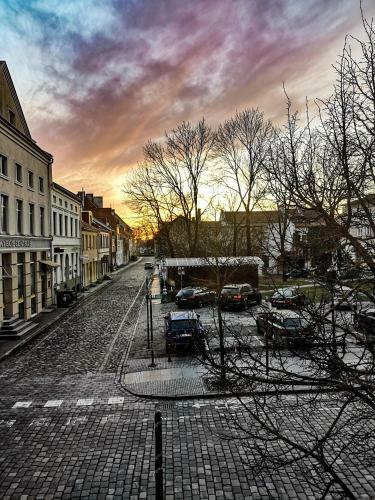 Kuhn's Old Town Apartment