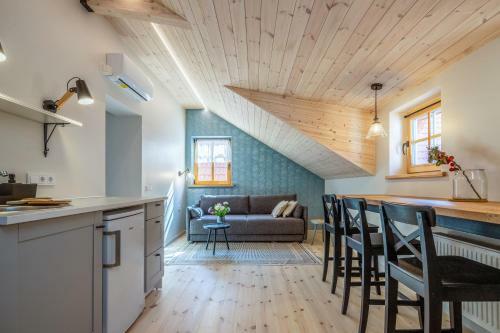B2 Apartments