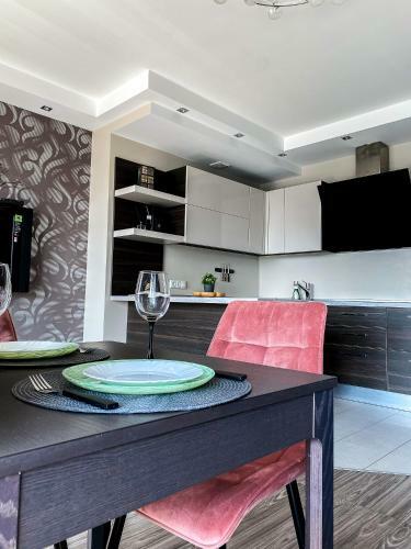 Lovely Apartment With Nice View And Free Parking