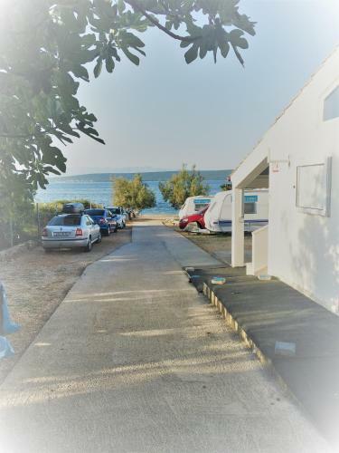 Karavan Vybaven� P?�mo U Pl�?e