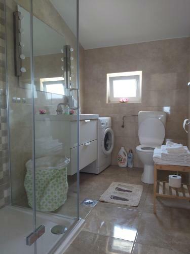 Apartmani Goga S Grijanim Bazenom