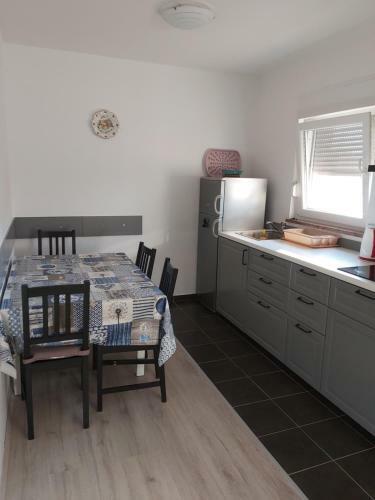 Apartmani Goga S Grijanim Bazenom