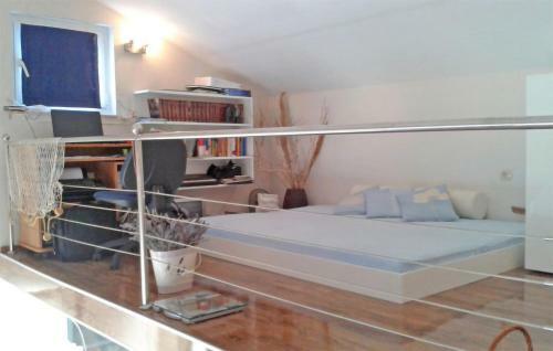 Beautiful Apartment In Dobropoljana With 2 Bedrooms