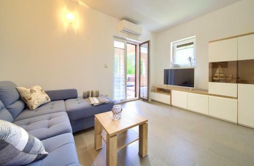 Oak Meadow Apartment