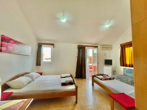 Hostal Vila L Budva