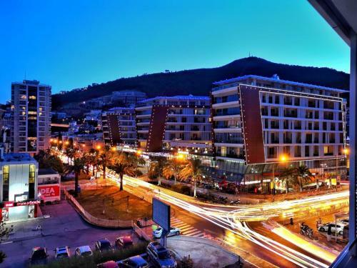 Revenu Apartments