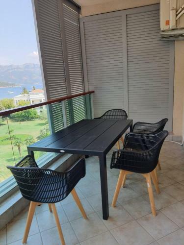 Revenu Apartments