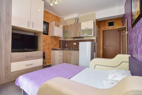 Lux Apartments M