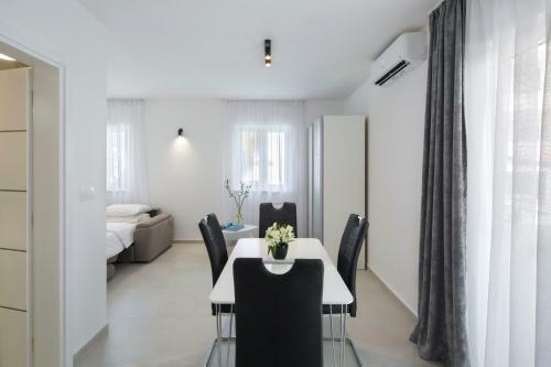 Mediterraneo Apartments Budva