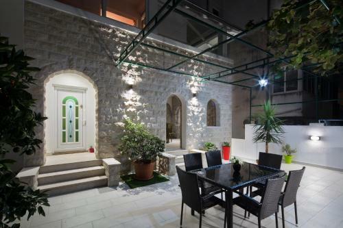 Mediterraneo Apartments Budva