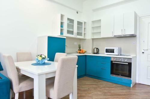Victoria Center Apartments