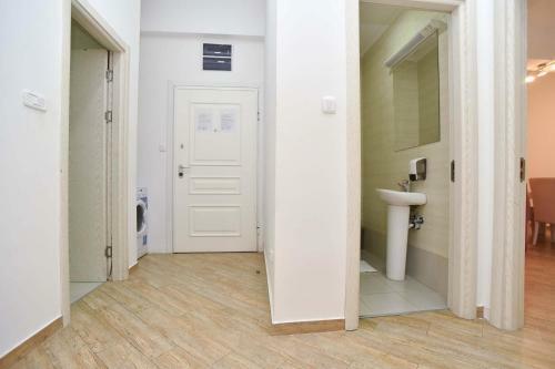 Victoria Center Apartments