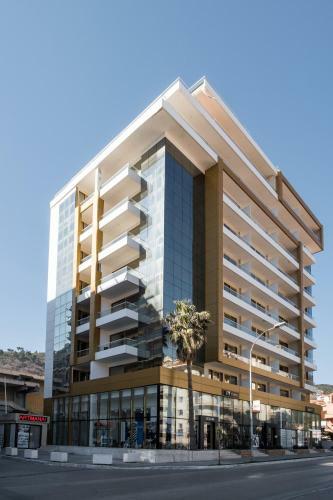 Victoria Center Apartments