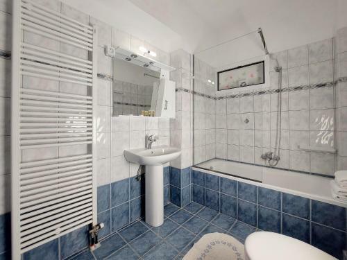 Myrto Apartments