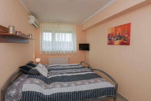 R�zsa V�lgy Apartman