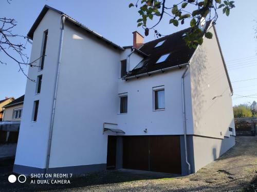 V�lgyf�rd? Apartman