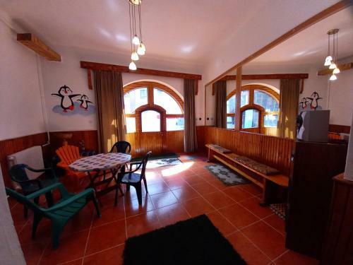 Hostal Triniti Vend�gh�z