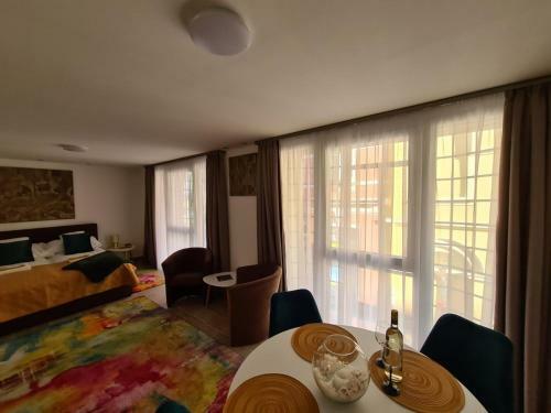 City Center Apartmanh�z